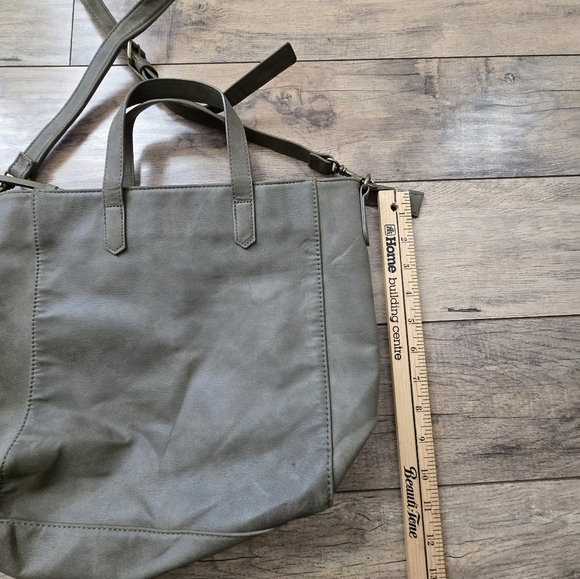 Universal Thread Goods Co Non Leather Olive Green Tote Bag with Adjustable Strap - Picture 3 of 11